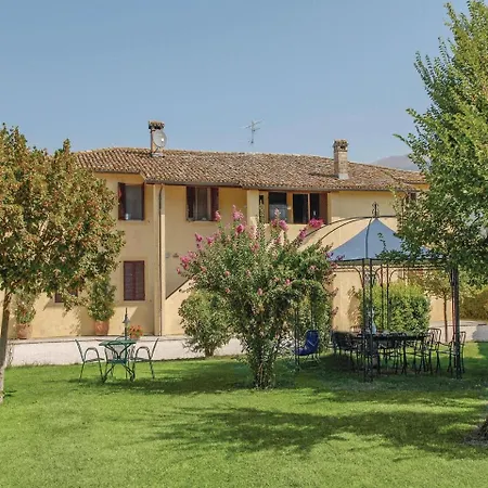 Three-bedroom In Appartement Spolète
