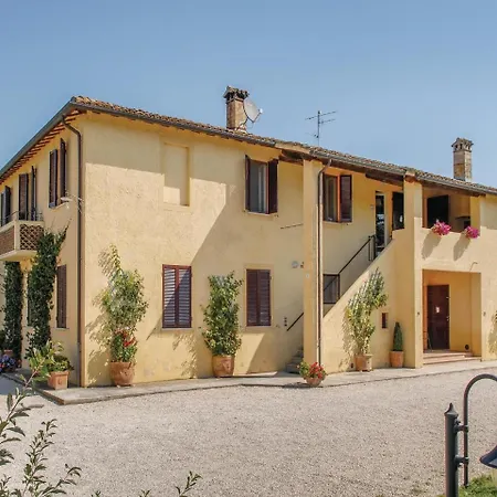 Three-bedroom In Appartamento