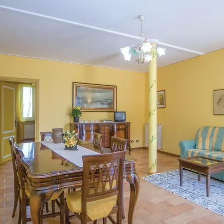 Three-bedroom In Appartement Spolète
